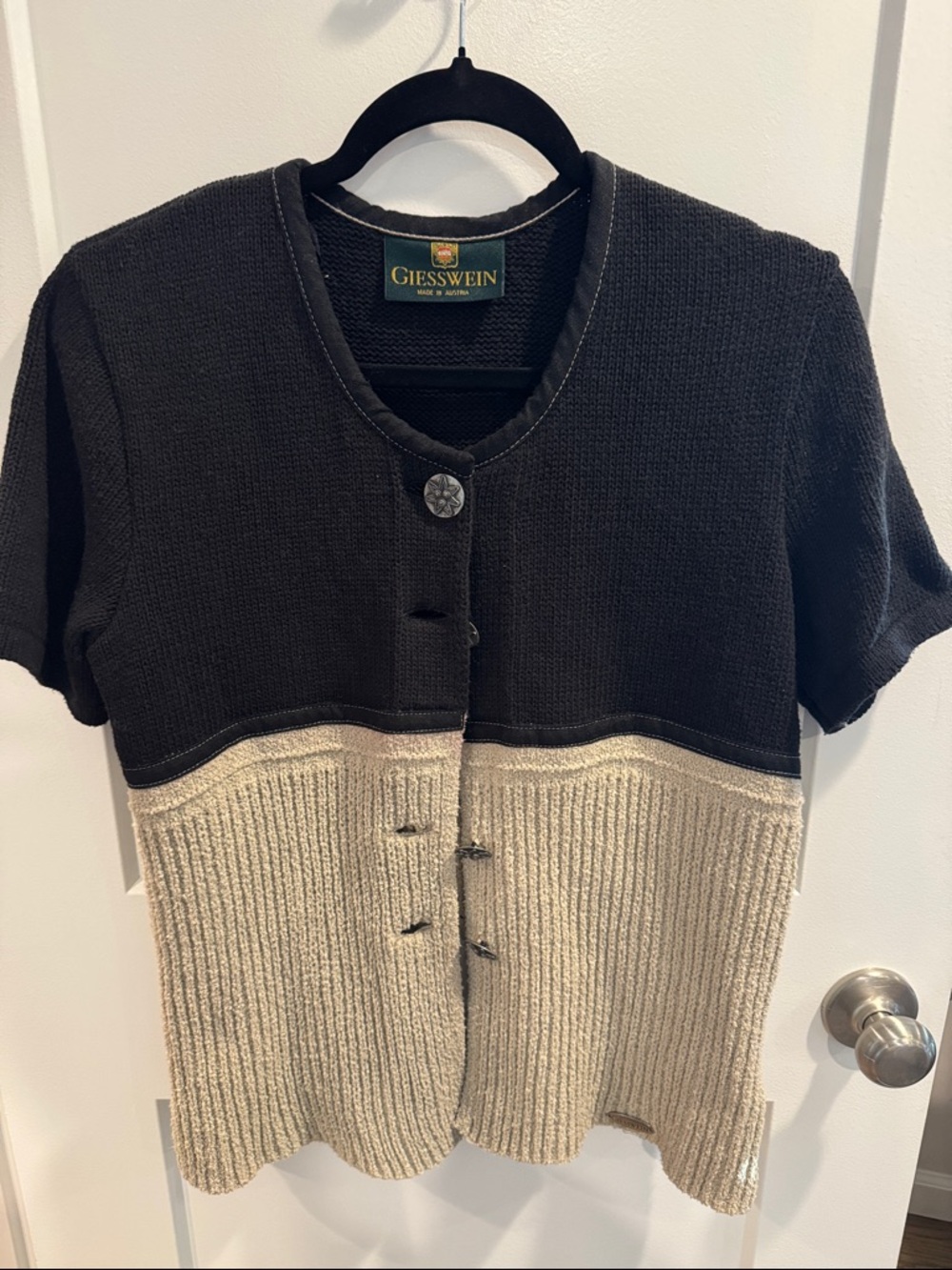 Giesswein Two-Tone Short Sleeve Knit Cardigan - Black & Cream